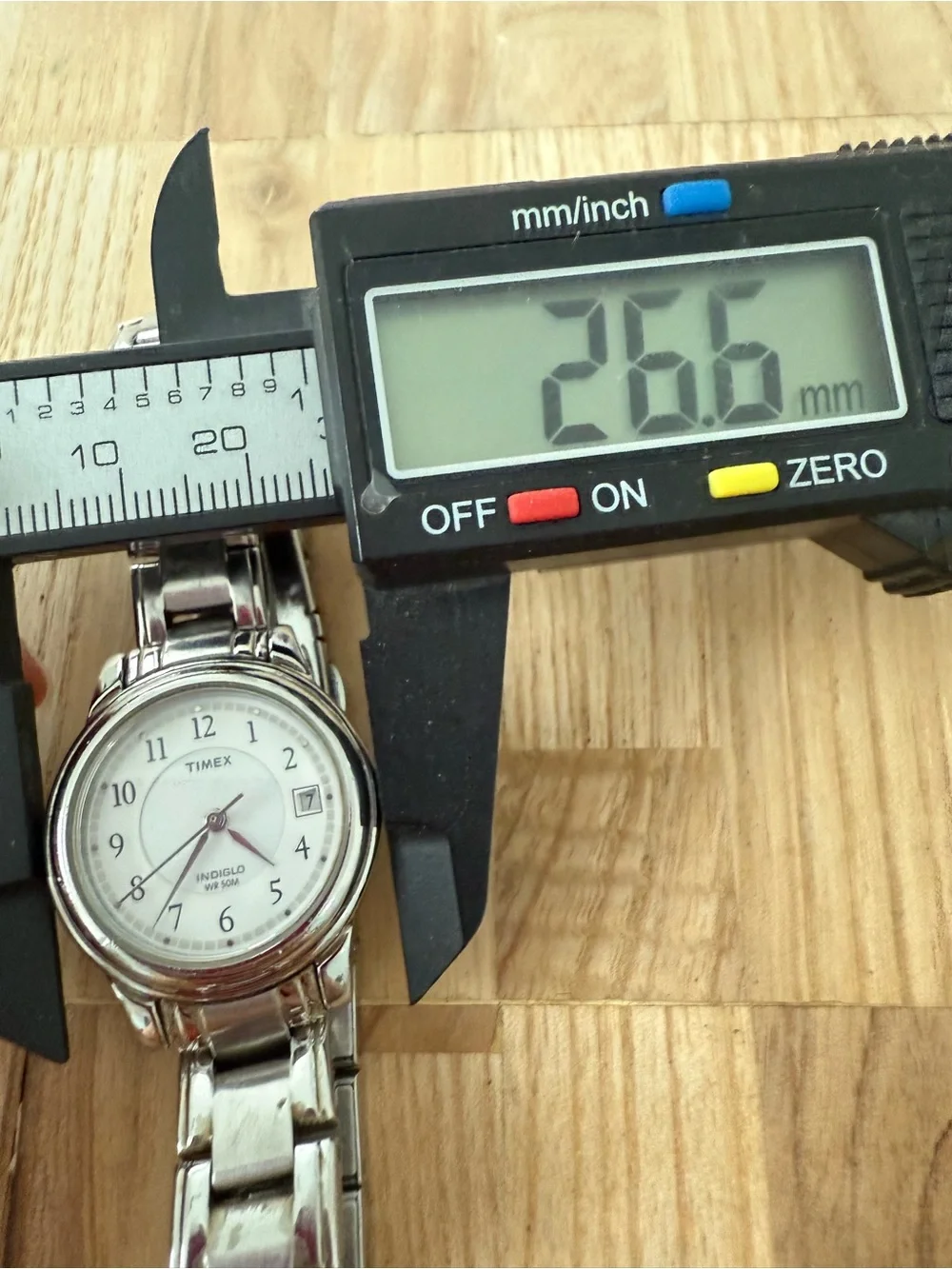 Timex ladies silver tone watch NEW BATTERY